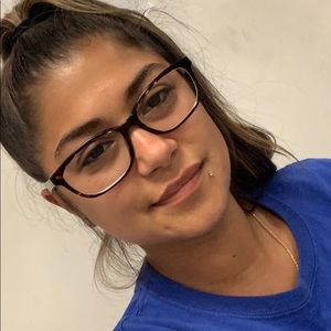 Meet your Posher, Angeline